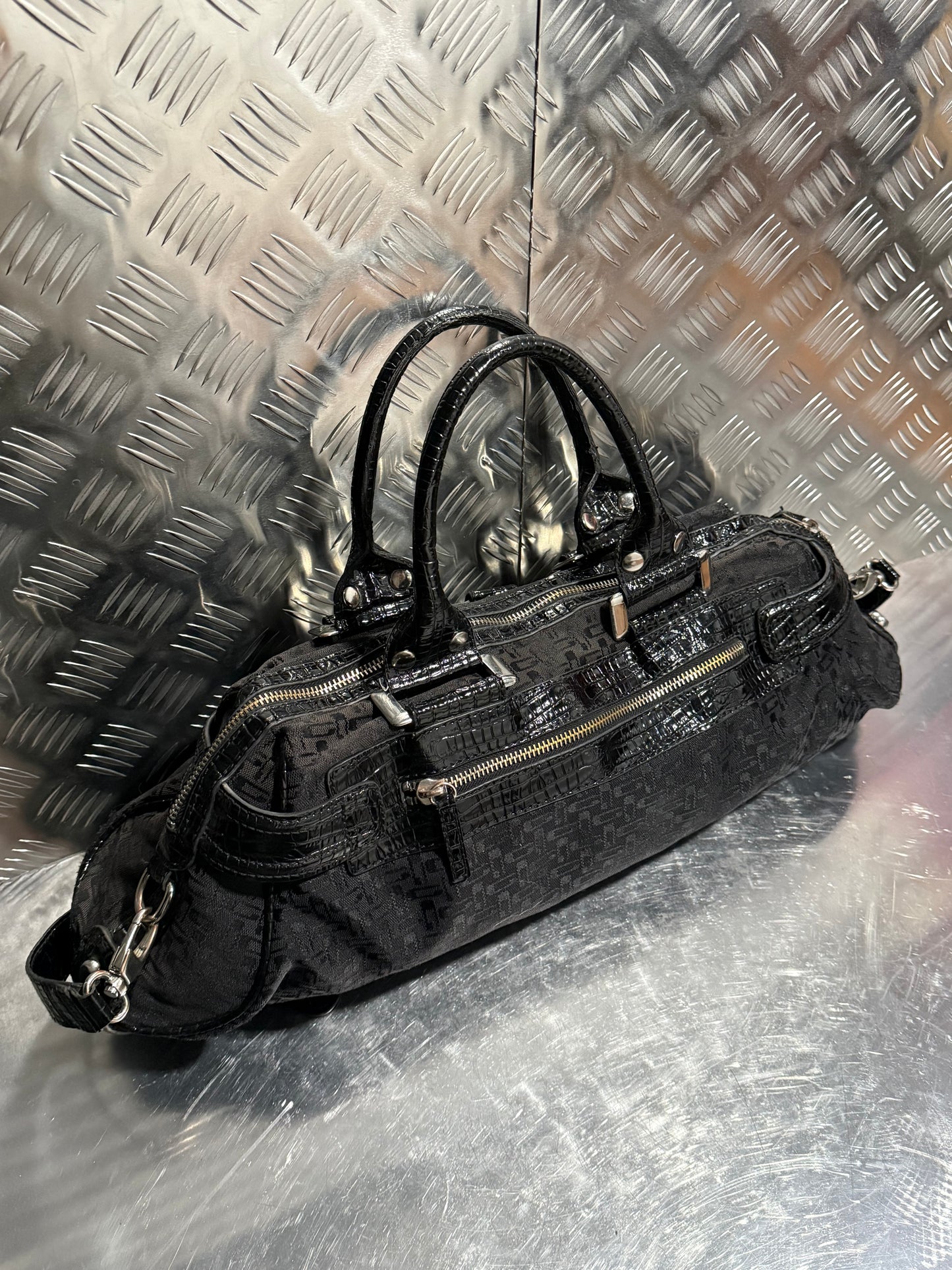 Vintage Black Guess Studded Bag – TWINKLING GLOBAL