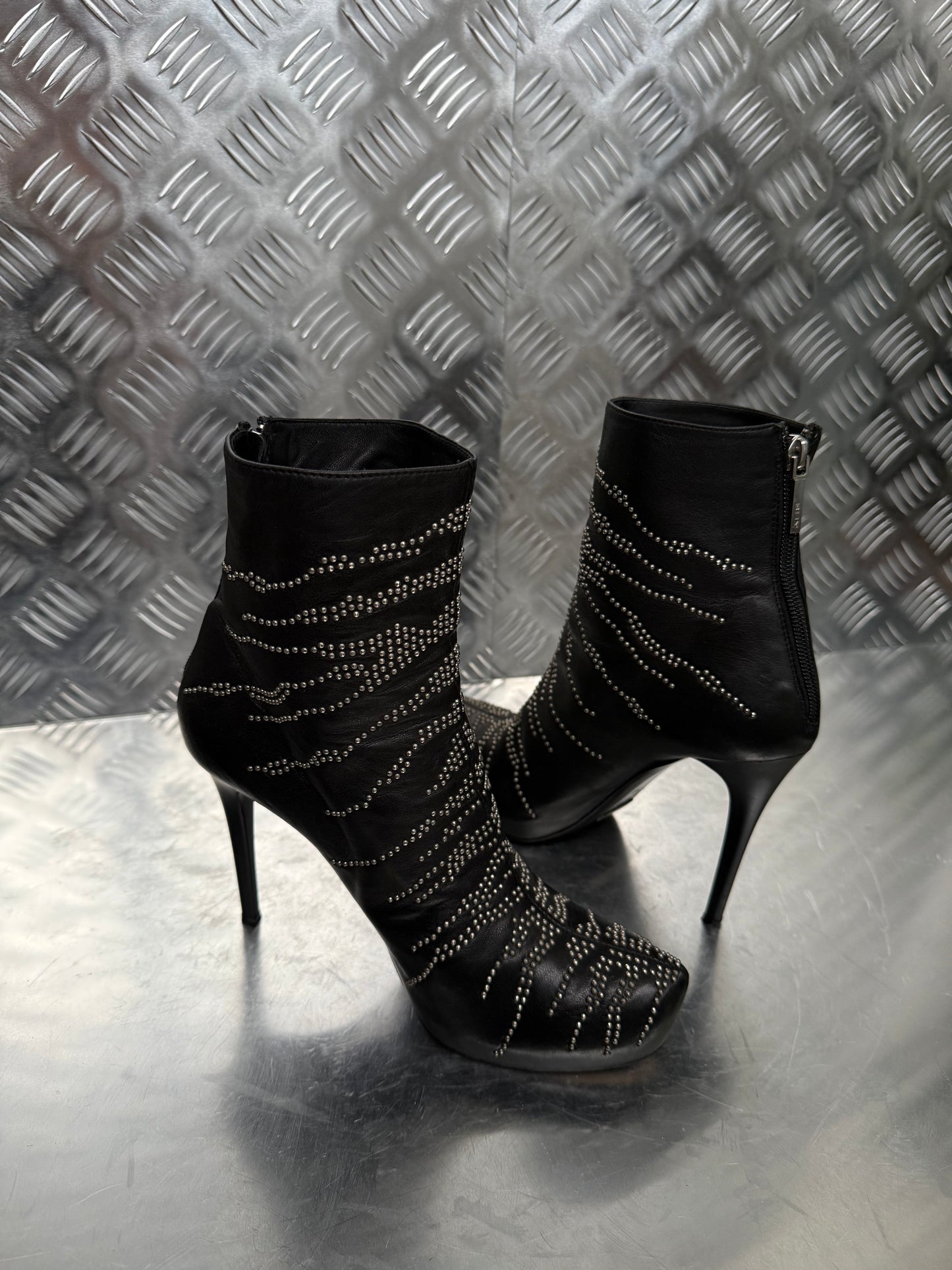 Vintage Shy leather studded ankle boots Twinkling Global