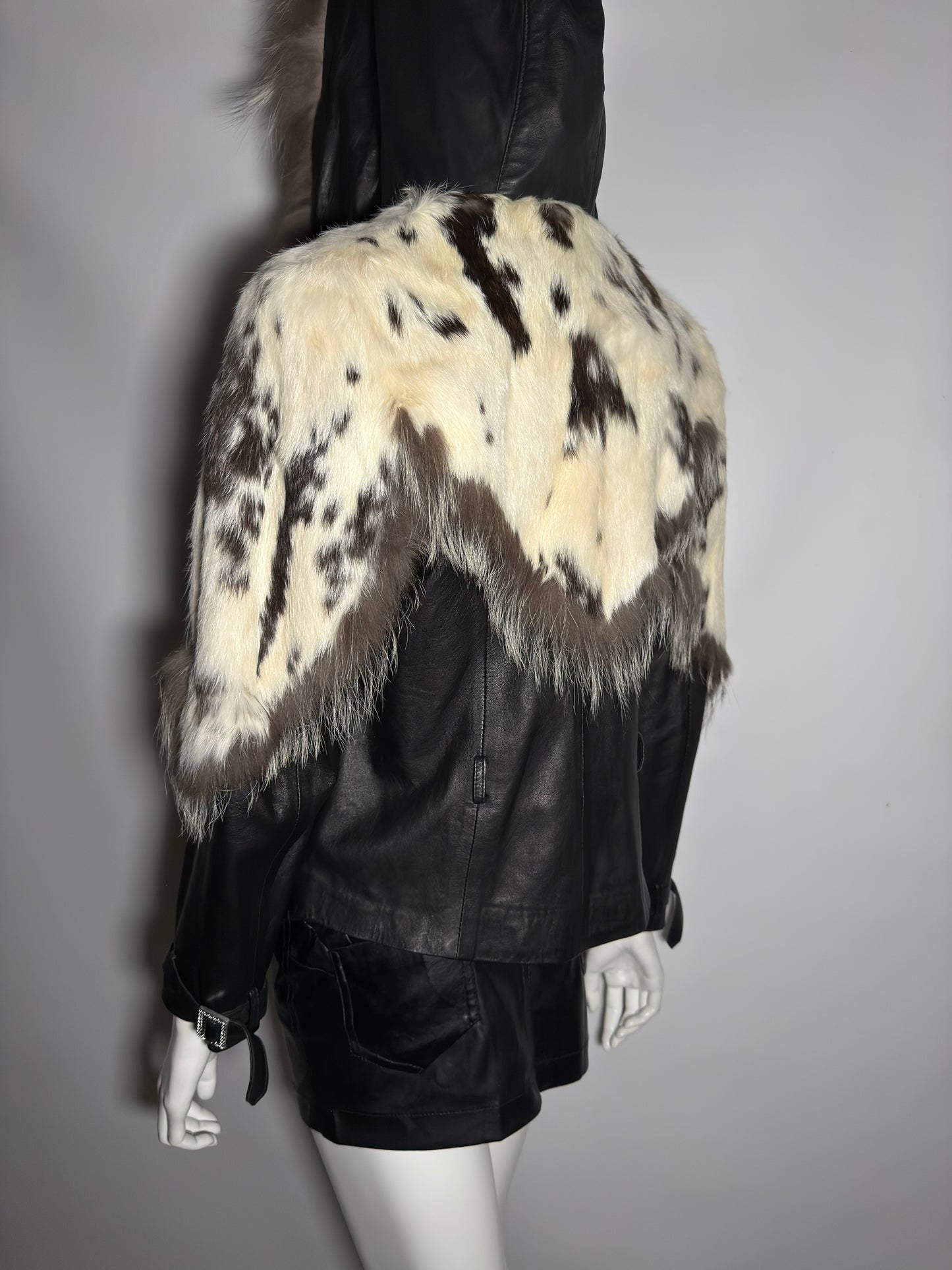 Vintage fur jacket  - TWINKLING GLOBAL