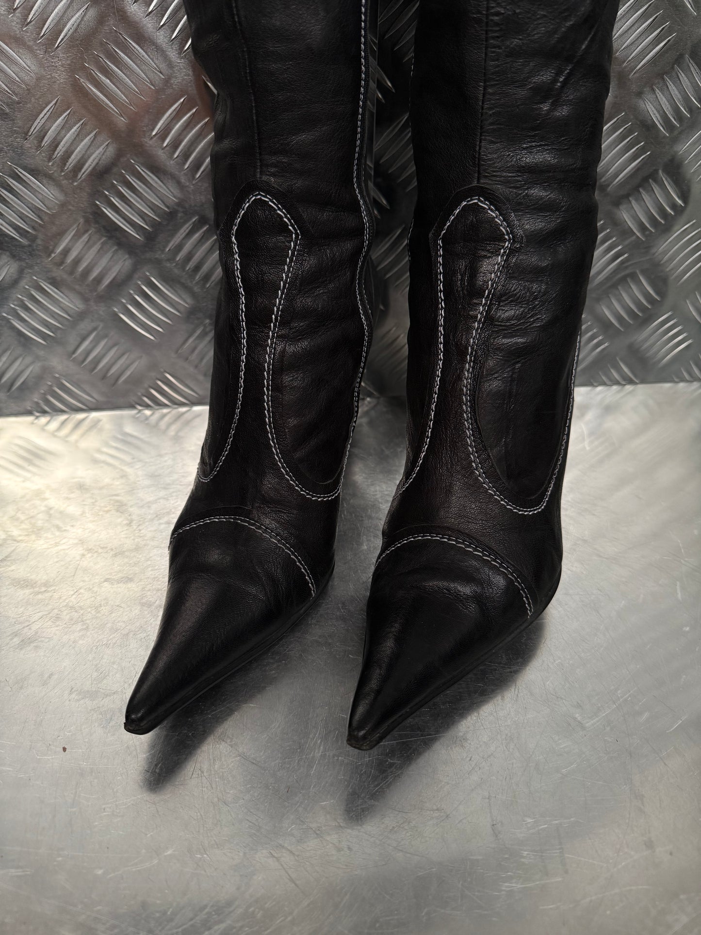 Vintage black leather cowboy boots Twinkling Global