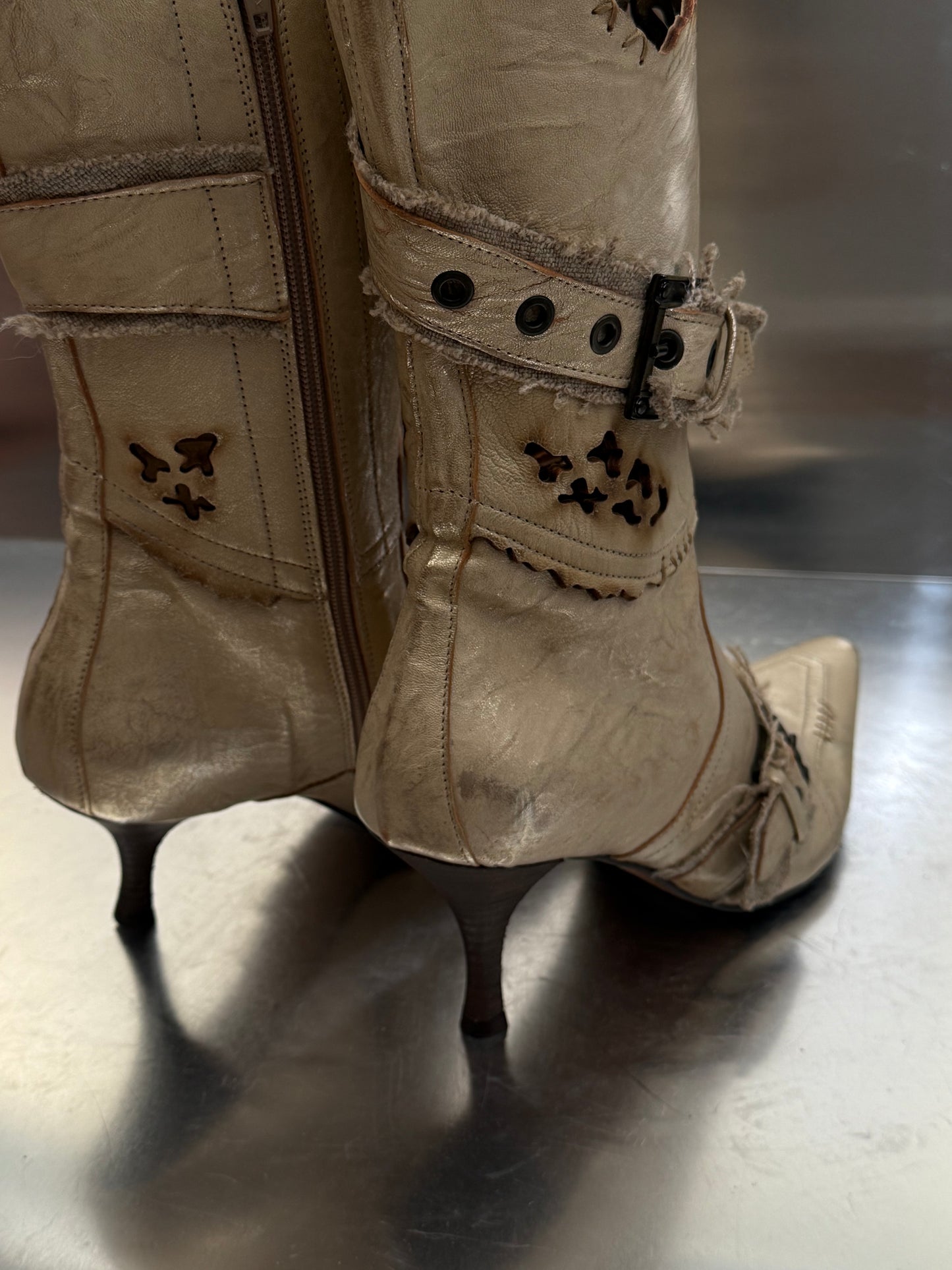 Vintage Unique Beige Leather Boots Made in Italy Twinkling Global
