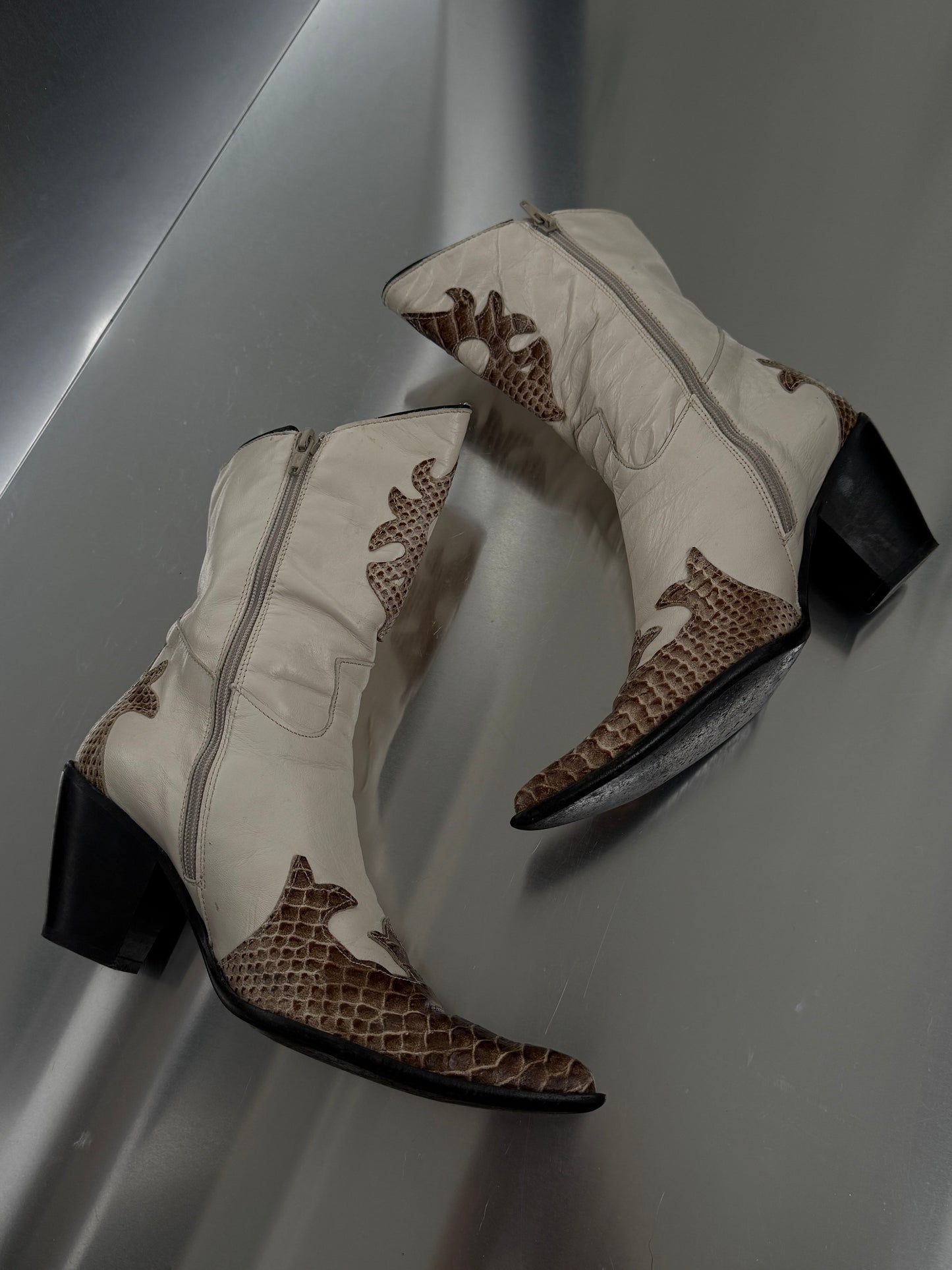 Vintage Leather Cowboy Boot - TWINKLING GLOBAL