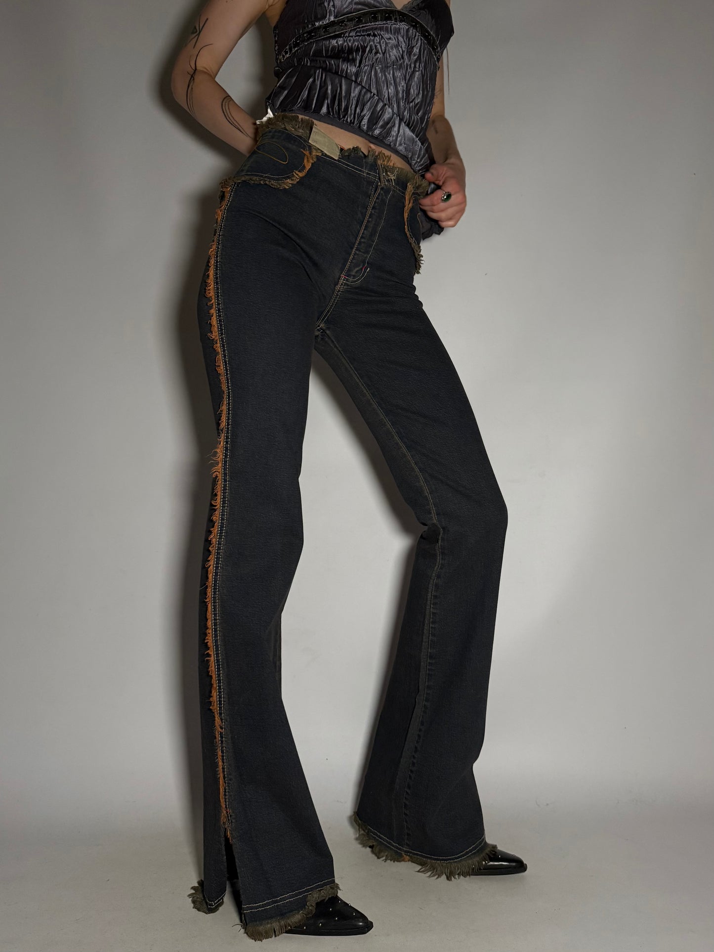 Y2K Dark Flared Jeans with Frayed Seams and Contrast Stitching TWINKLING